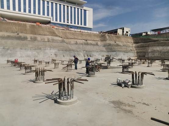 沙滩上有建筑 AI 生成的内容可能不正确。