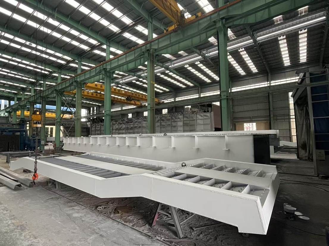 建筑前的火车 AI 生成的内容可能不正确。